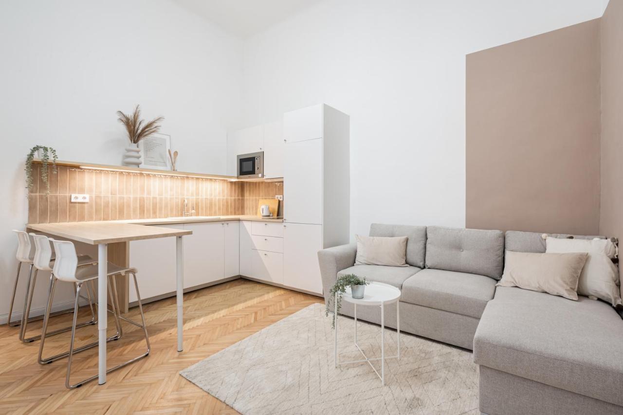 K10 - Kazinczy Street Heritage Suite - Best Location By Bqa Budapest Ngoại thất bức ảnh