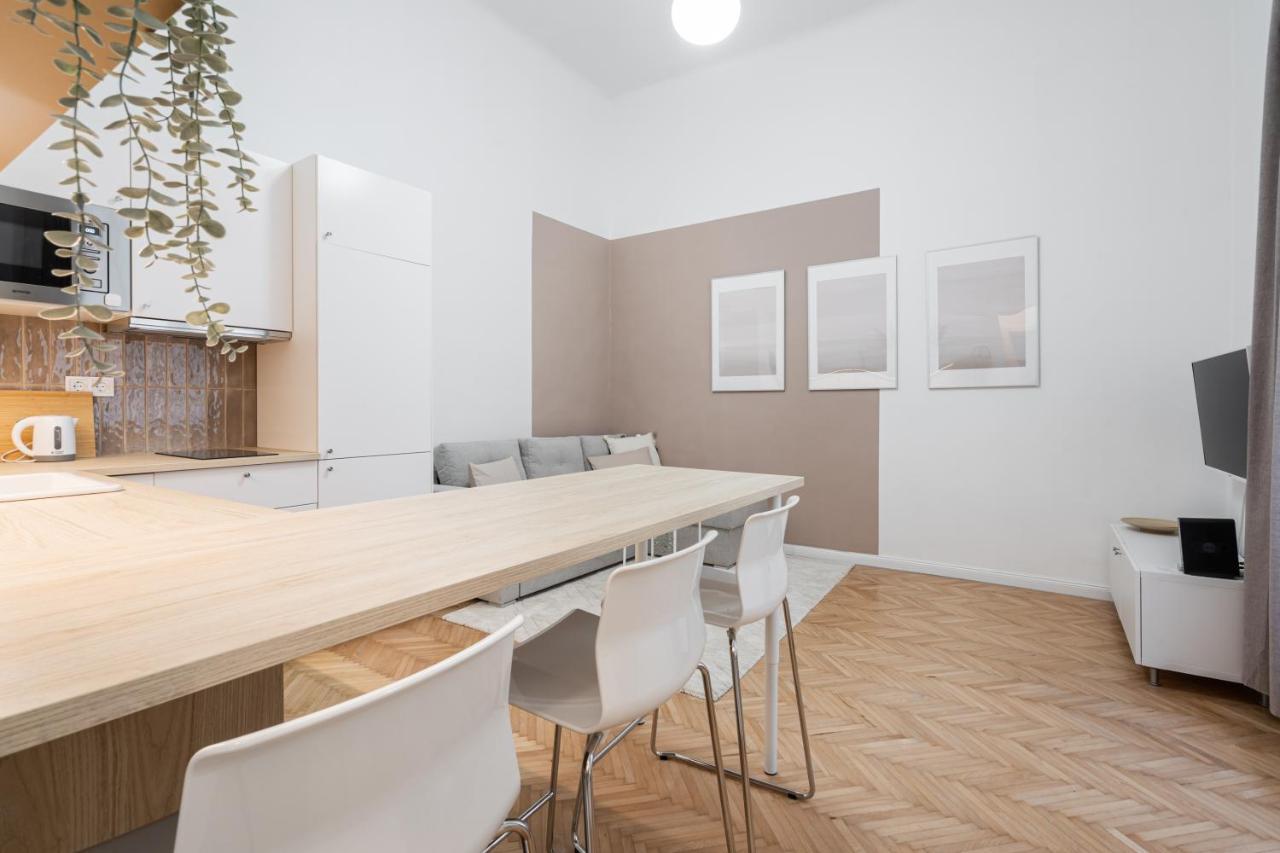 K10 - Kazinczy Street Heritage Suite - Best Location By Bqa Budapest Ngoại thất bức ảnh